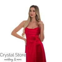 Kép 2/3 - Corset fűzős hátú, A-vonalú sliccelt fényes maxiruha, piros