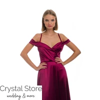 Kép 2/3 - V-kivágott, ejtett vállú, A vonalú szatén maxiruha, bordó