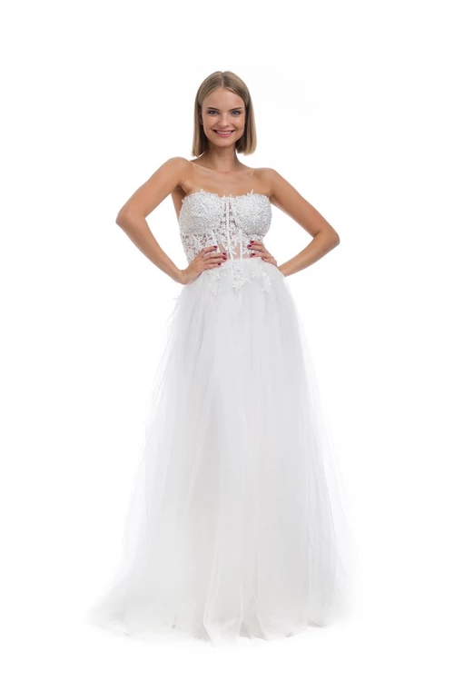 Pánt nélküli míderes tüllös menyasszonyi ruha