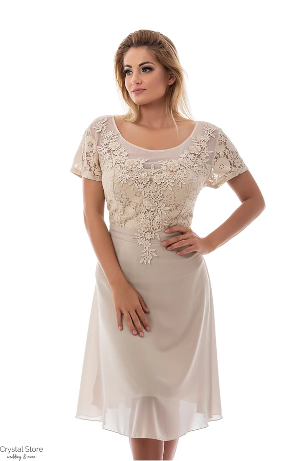 Violetta koktélruha, plus size, bézs
